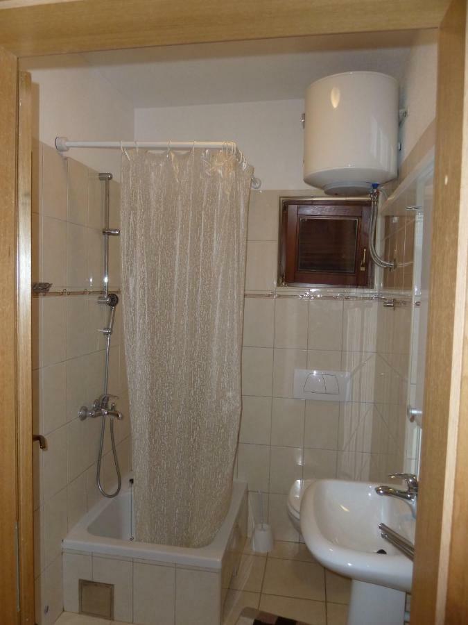 Apartments Davor Jadrtovac Quarto foto